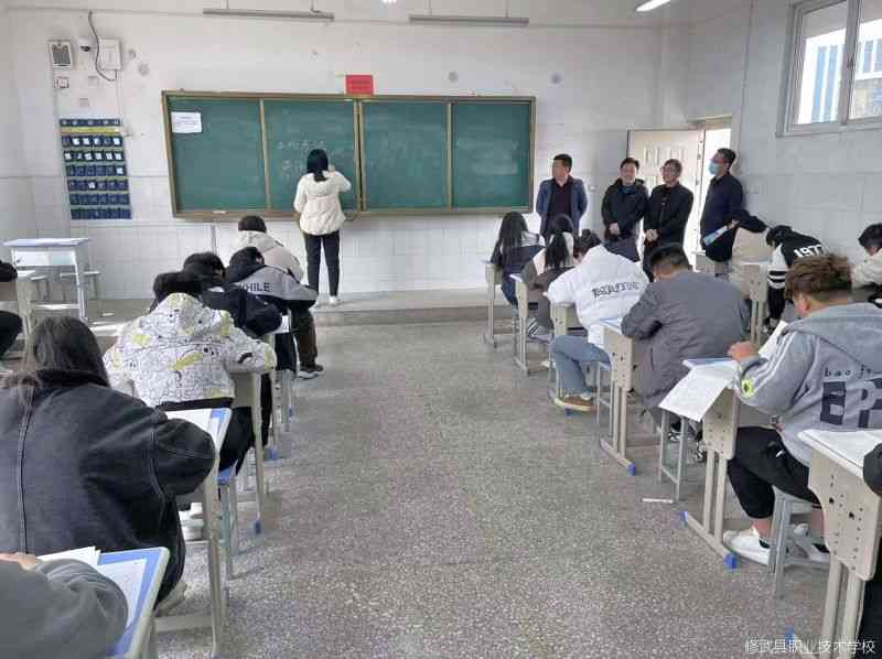 巡视考场.jpg